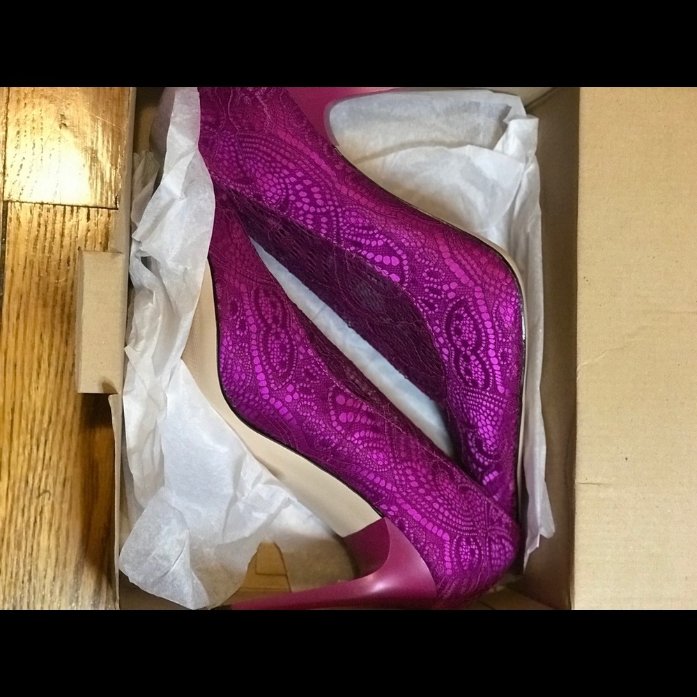 NWOT Zara Fuschia High Heel Lace Court